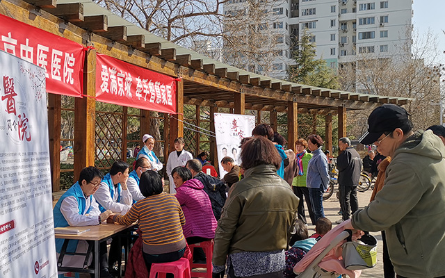 【学雷锋日】球友会体育在线,球友会体育在线（中国）举办“爱满京城，牵手智慧家医”志愿服务活动(图2)